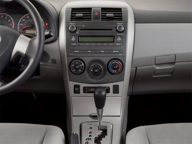 Used 2012  Toyota LE image 10