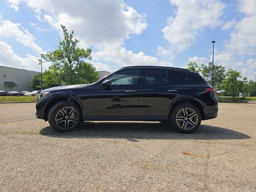 New 2026 Black Mercedes-Benz GLC 300 image 13