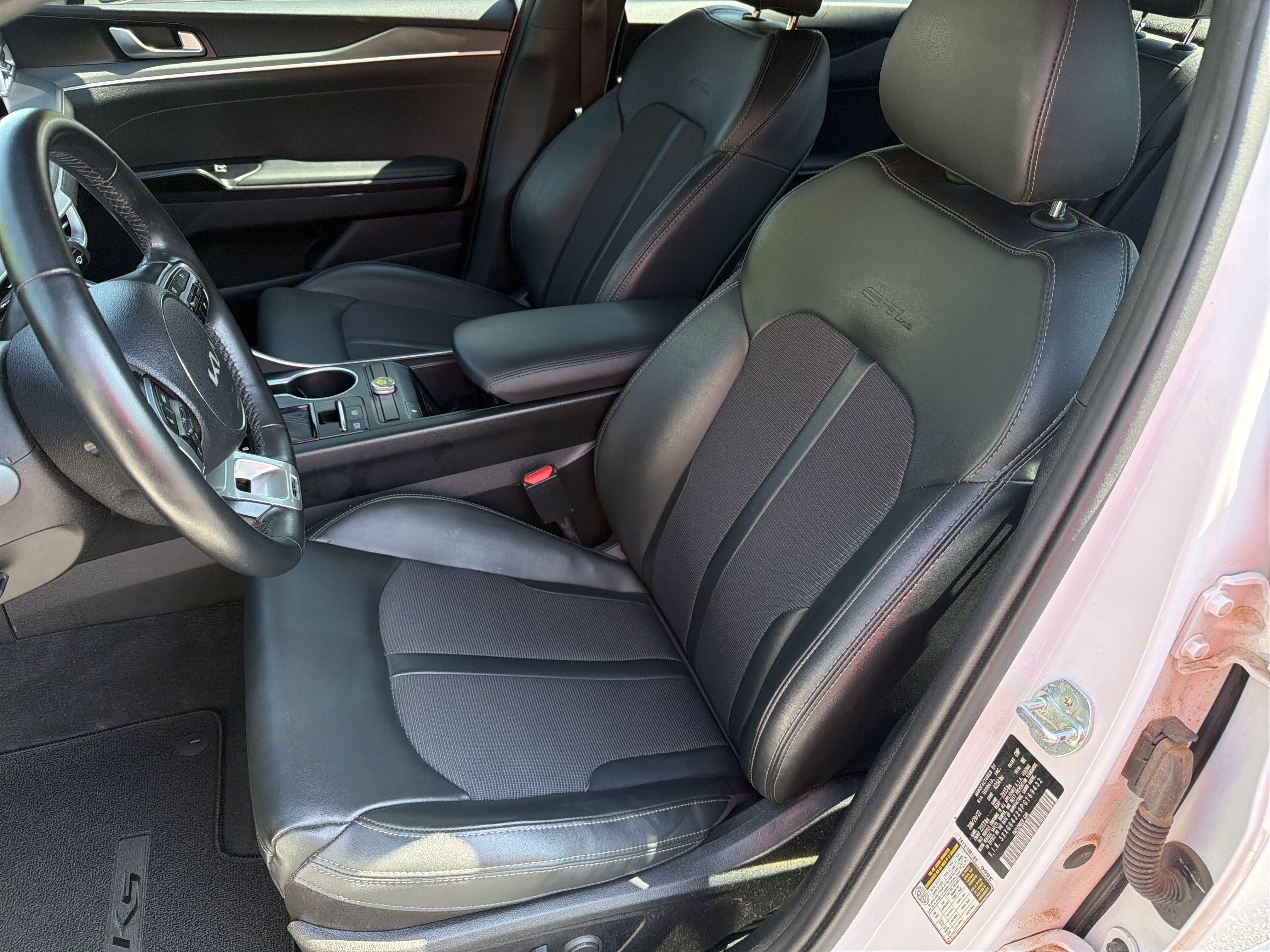 Used 2023 Glacial White Pearl Kia GT-Line image 16