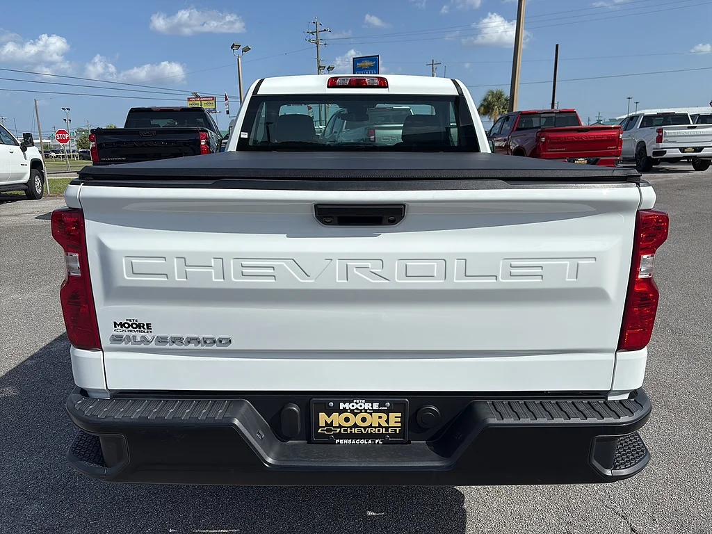 Used 2025 Summit White Chevrolet  image 7