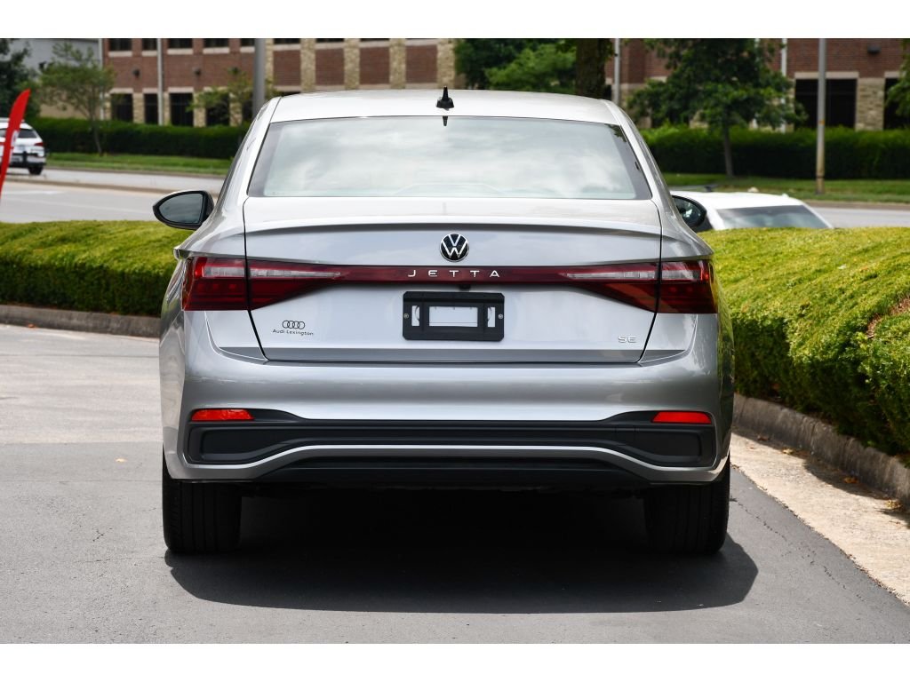 Used 2025 Pyrite Silver Metallic Volkswagen SE image 5