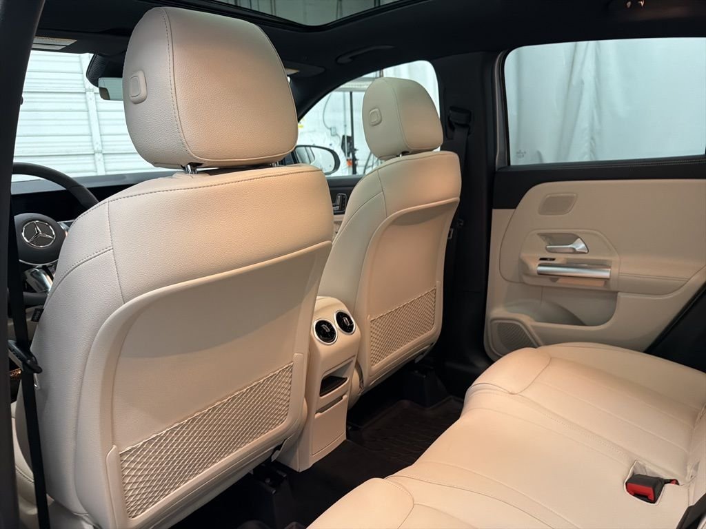 Used 2026 Silver Mercedes-Benz GLA 250 image 18
