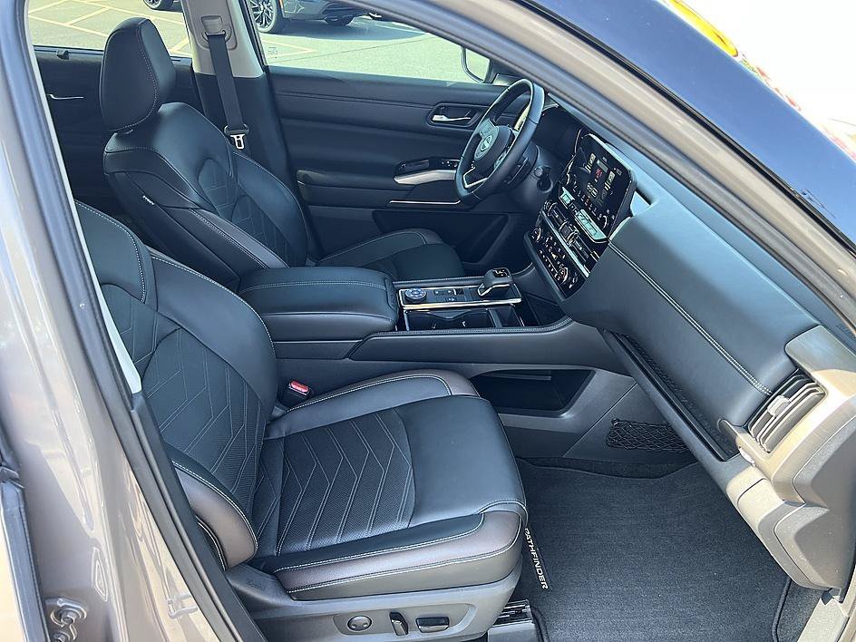 Used 2023 Baja Storm/Super Black Roof Nissan Platinum image 17