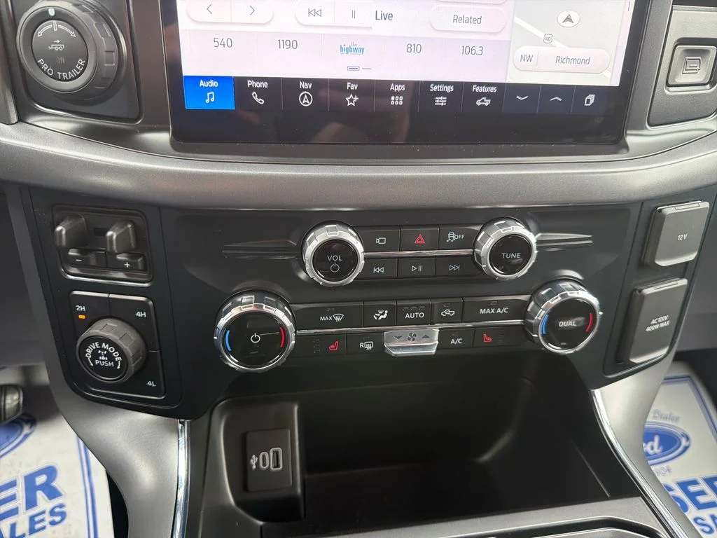 New 2026 Iconic Silver Metallic Ford XLT image 30