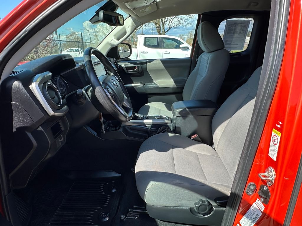 Used 2018 Red Toyota SR5 image 13