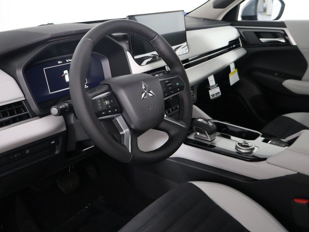 New 2026 Gray Mitsubishi SE image 30
