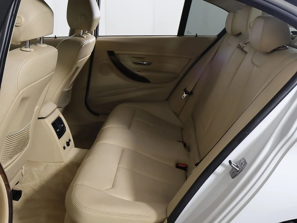 Used 2015 White BMW 328i xDrive image 30