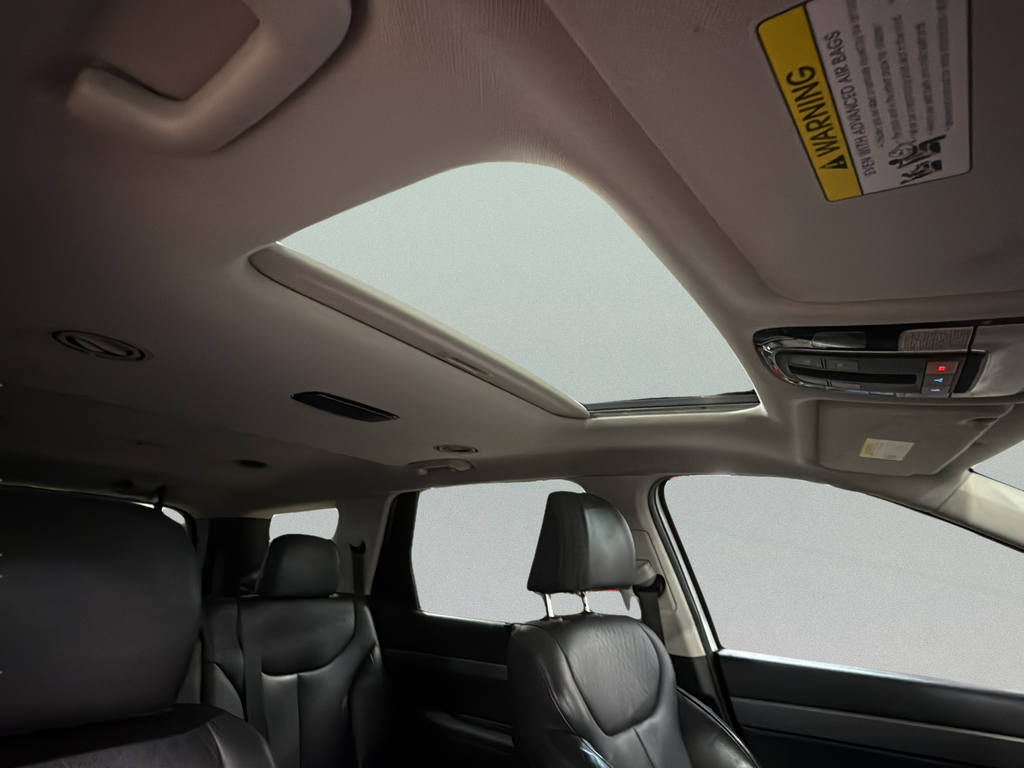 Used 2022 Hyper White Hyundai SEL image 24
