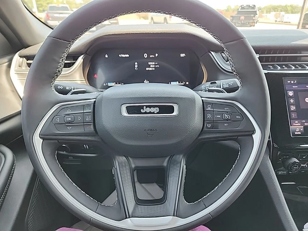 Used 2024 Gray Jeep Altitude X image 17