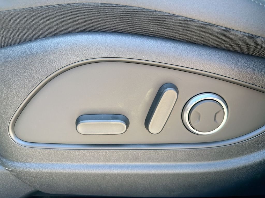 New 2026 White Hyundai SEL AWD image 14