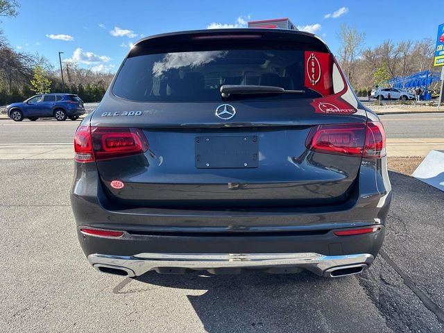 Used 2021 Gray Mercedes-Benz GLC 300 image 4