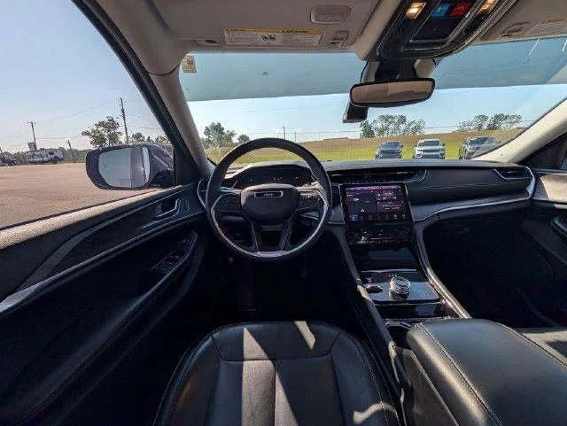 Used 2023 Black Jeep Limited image 13
