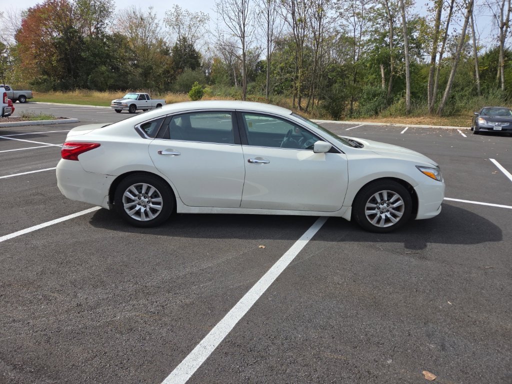 Used 2017 White Nissan 2.5 S image 8