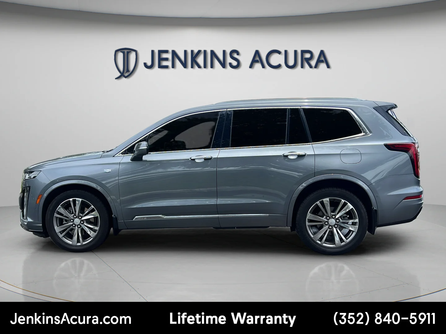 Used 2021 Satin Steel Metallic Cadillac Premium Luxury image 4