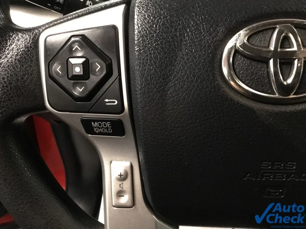 Used 2014 Red Toyota SR5 image 50