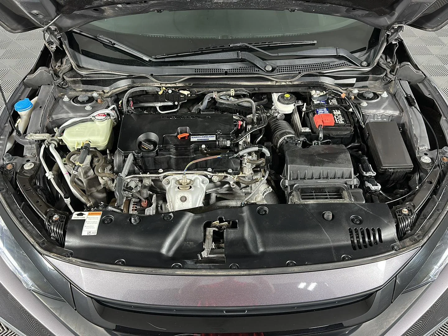 Used 2019 Modern Steel Metallic Honda LX image 14