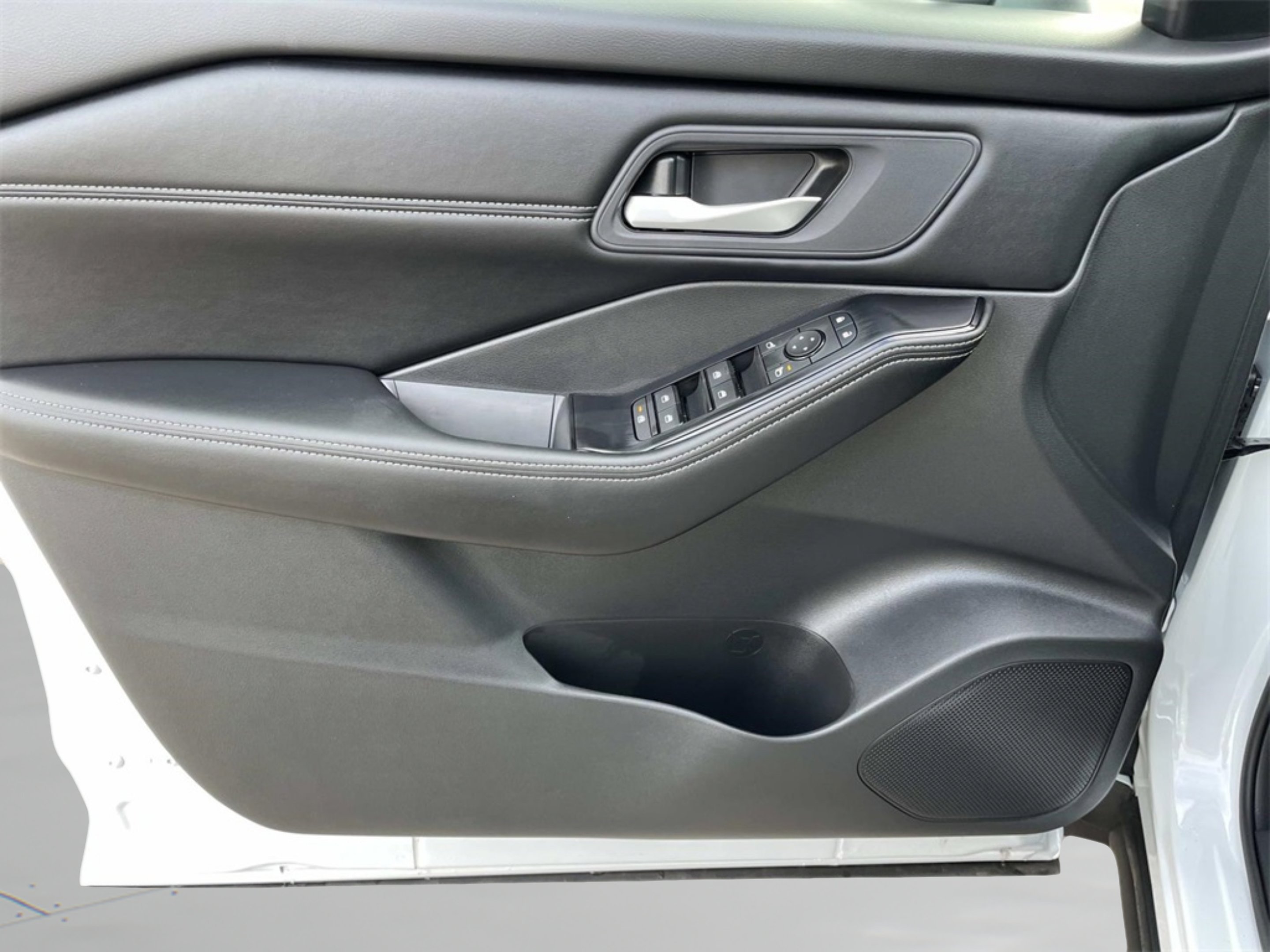 2026 Nissan Rogue SV - Photo 23