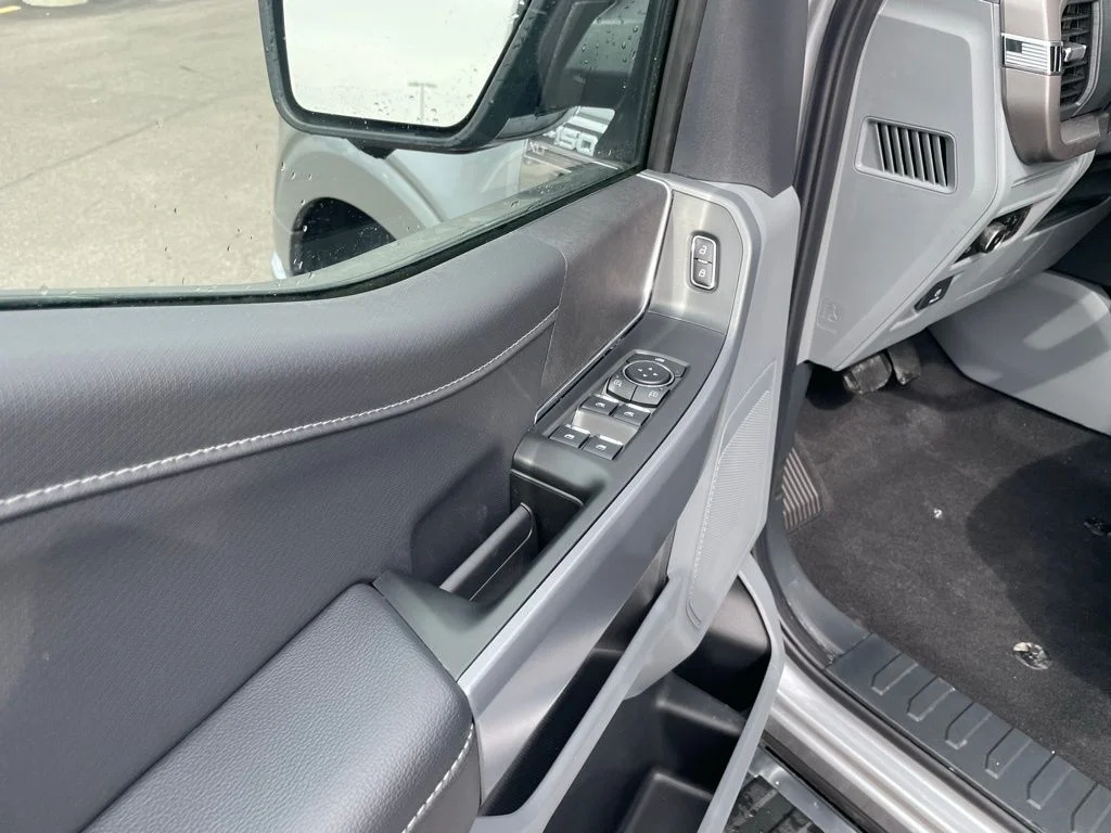 2025 Ford F-150 XLT - Photo 27