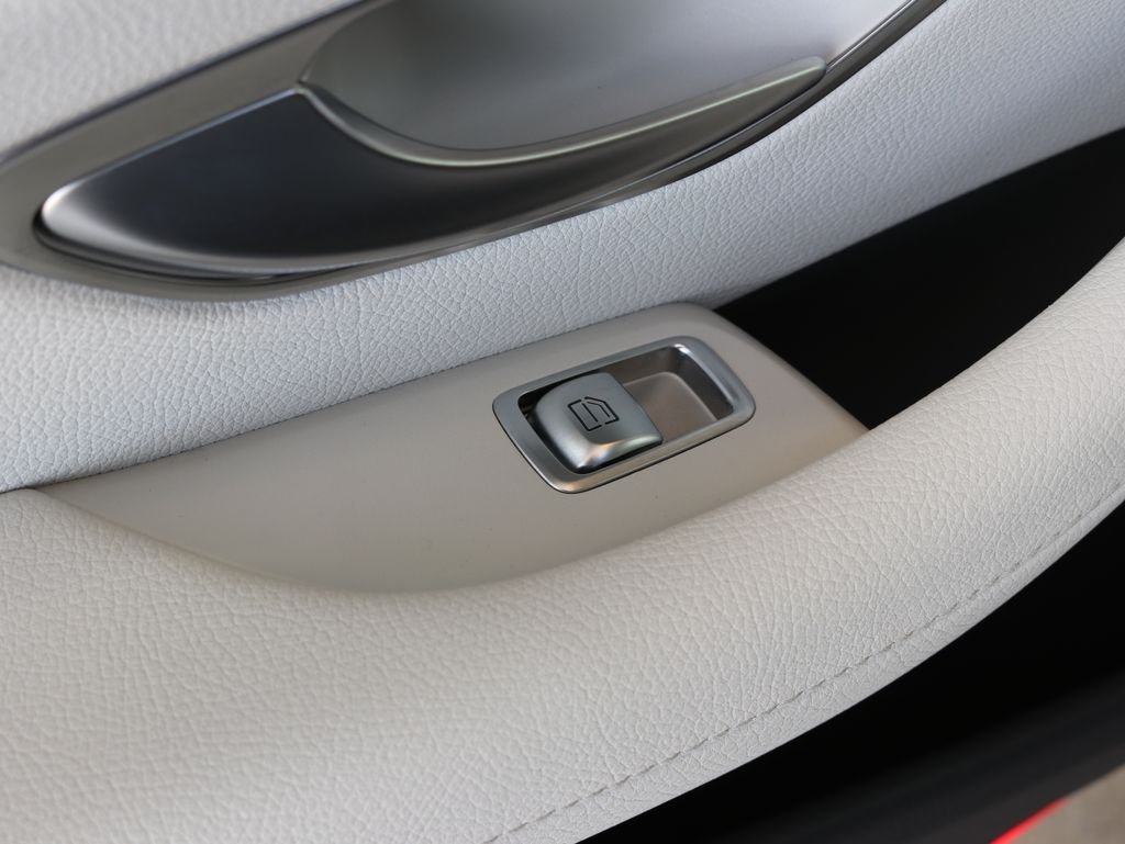 Used 2022  Mercedes-Benz E 450 image 25