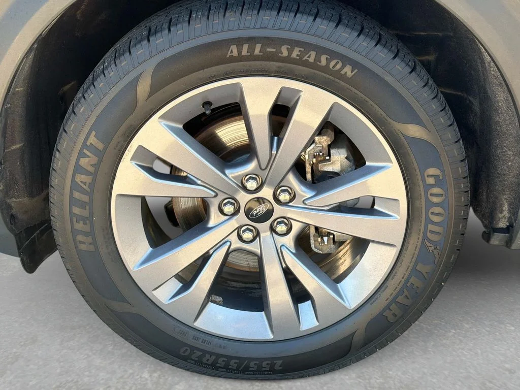 Used 2023 Silver Ford XLT image 46