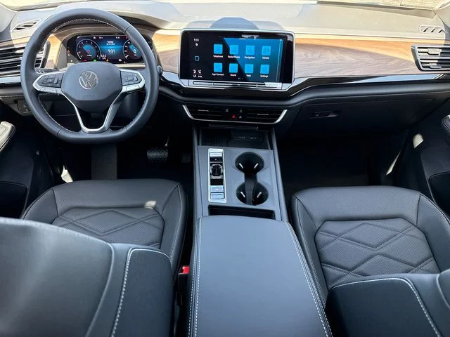 New 2026 Deep Black Pearl Volkswagen 2.0T SE image 25
