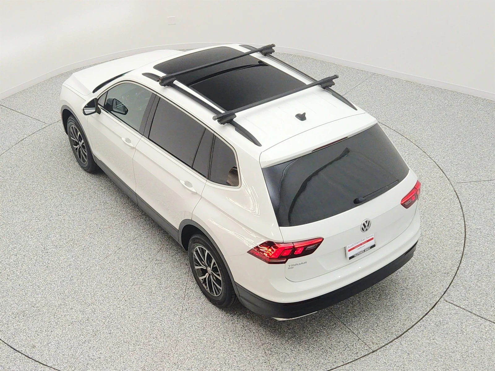 Used 2019 Pure White Volkswagen 2.0T SE FWD image 28