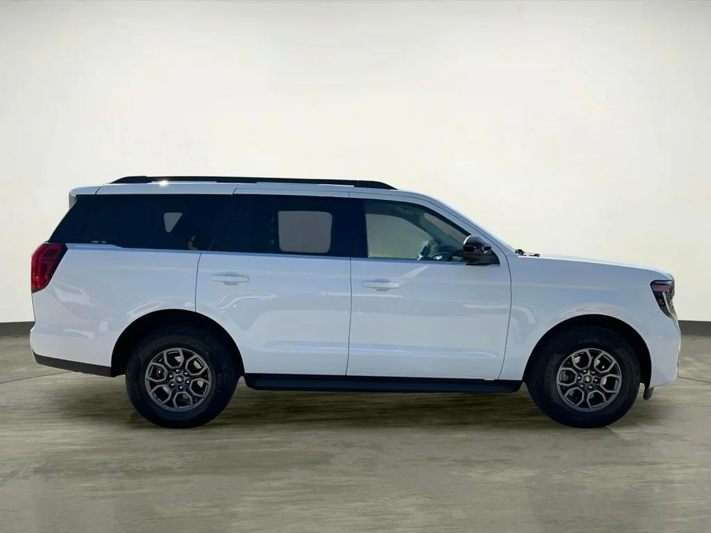 Used 2025 White Ford Active image 11