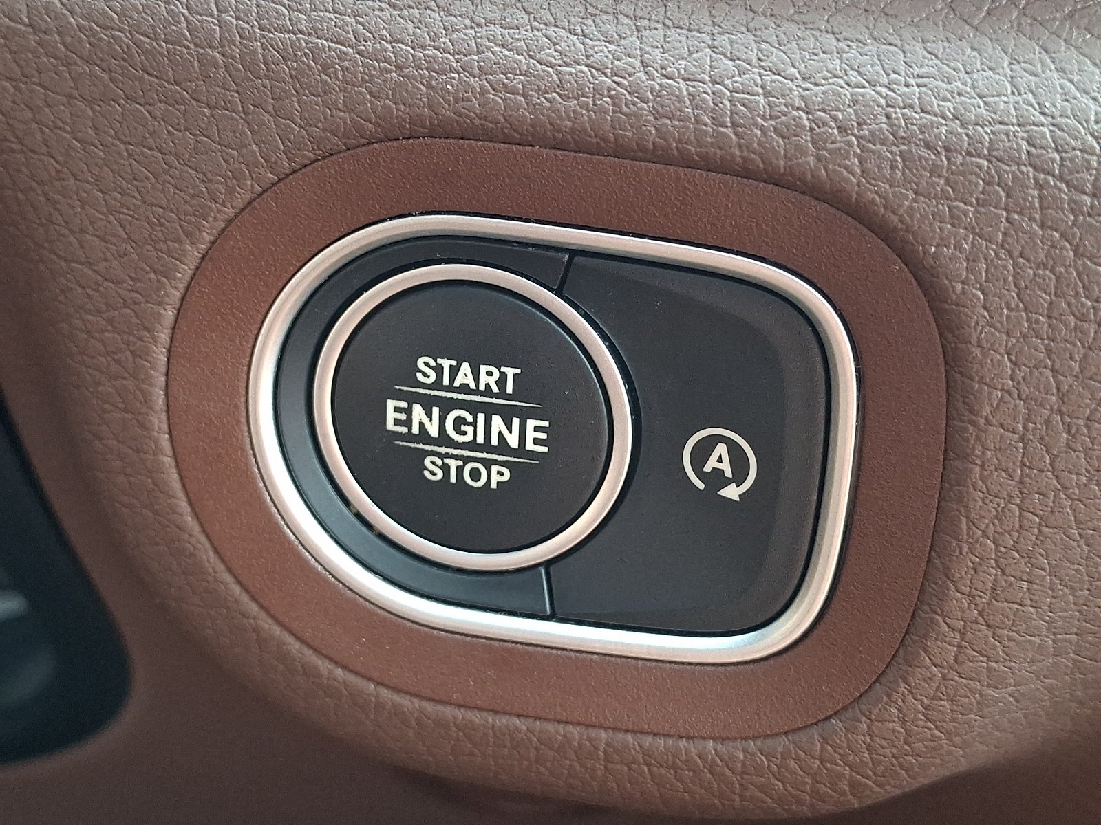 Used 2025 Black - 040 Mercedes-Benz 4MATIC® image 24