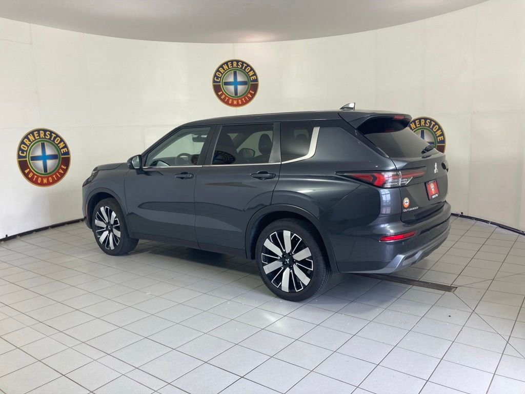 Used 2025 Gray Mitsubishi SE image 20