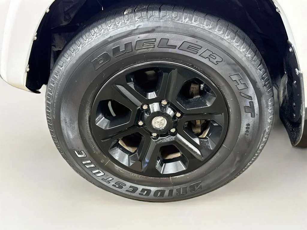 Used 2018 White Toyota SR5 Premium image 40