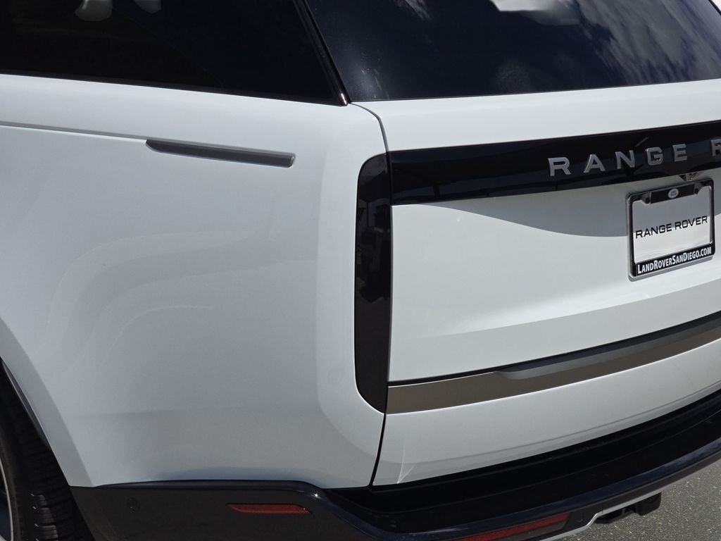 New 2026 Fuji White Land Rover SE image 37