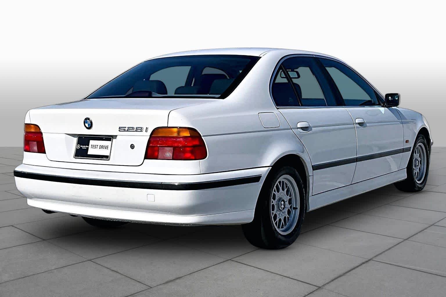 Used 1997 Alpine White BMW 528iA image 10