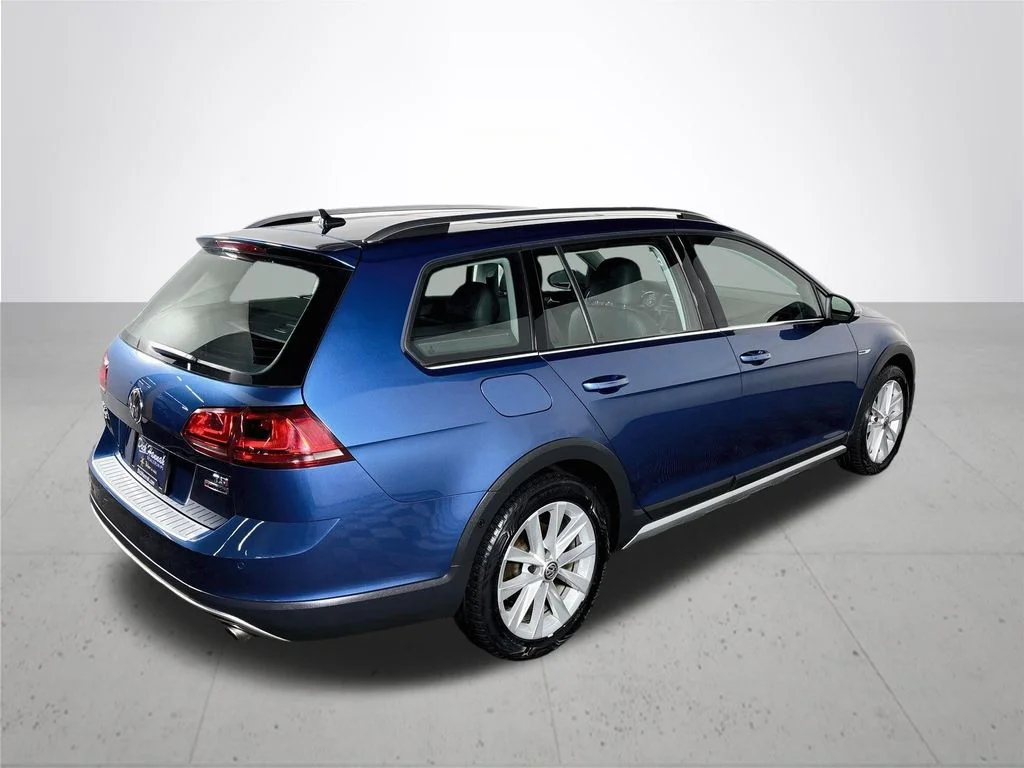 Used 2017 Blue Volkswagen TSI SE image 6