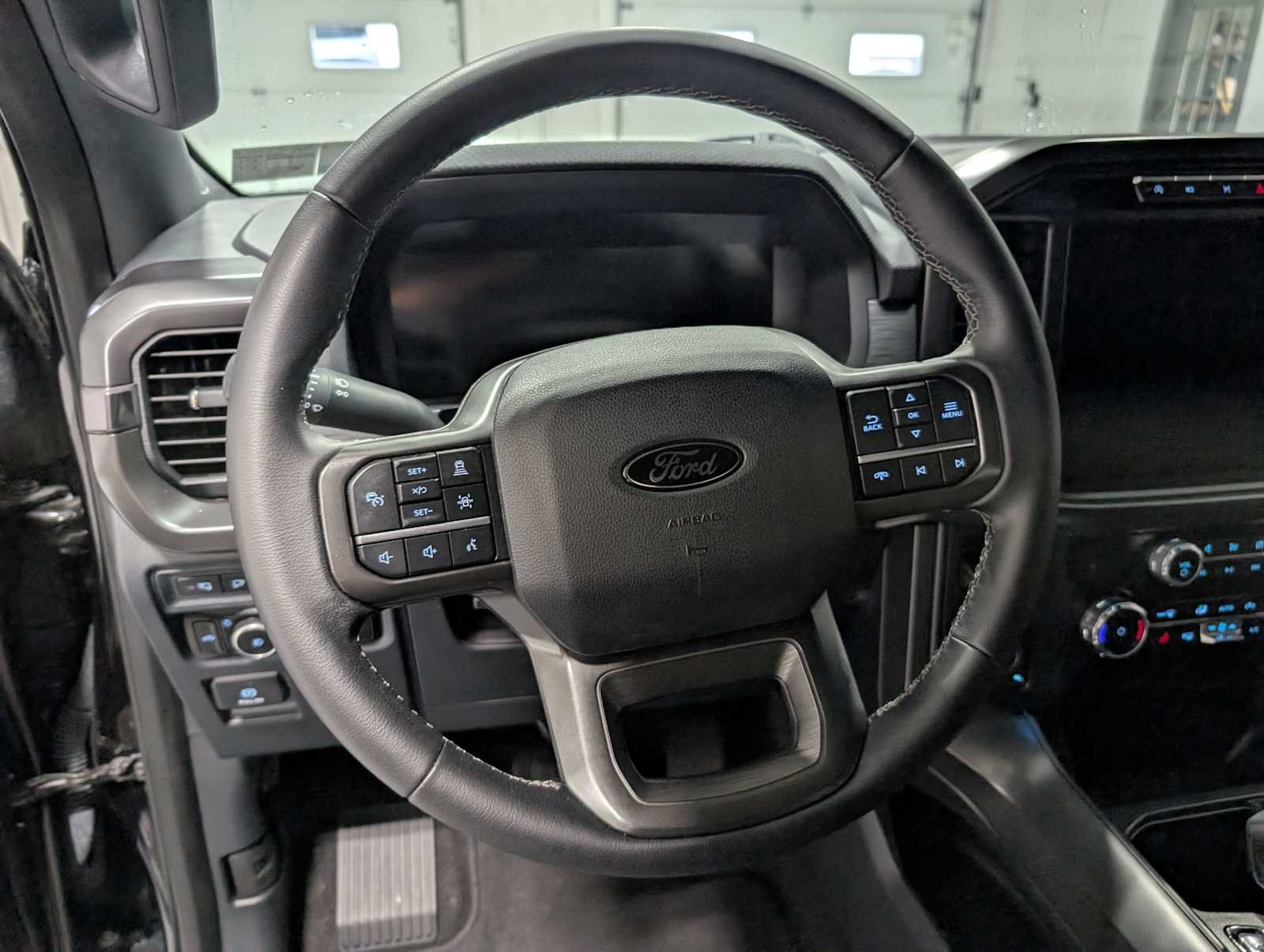 Used 2024 Agate Black Metallic Ford XLT image 40