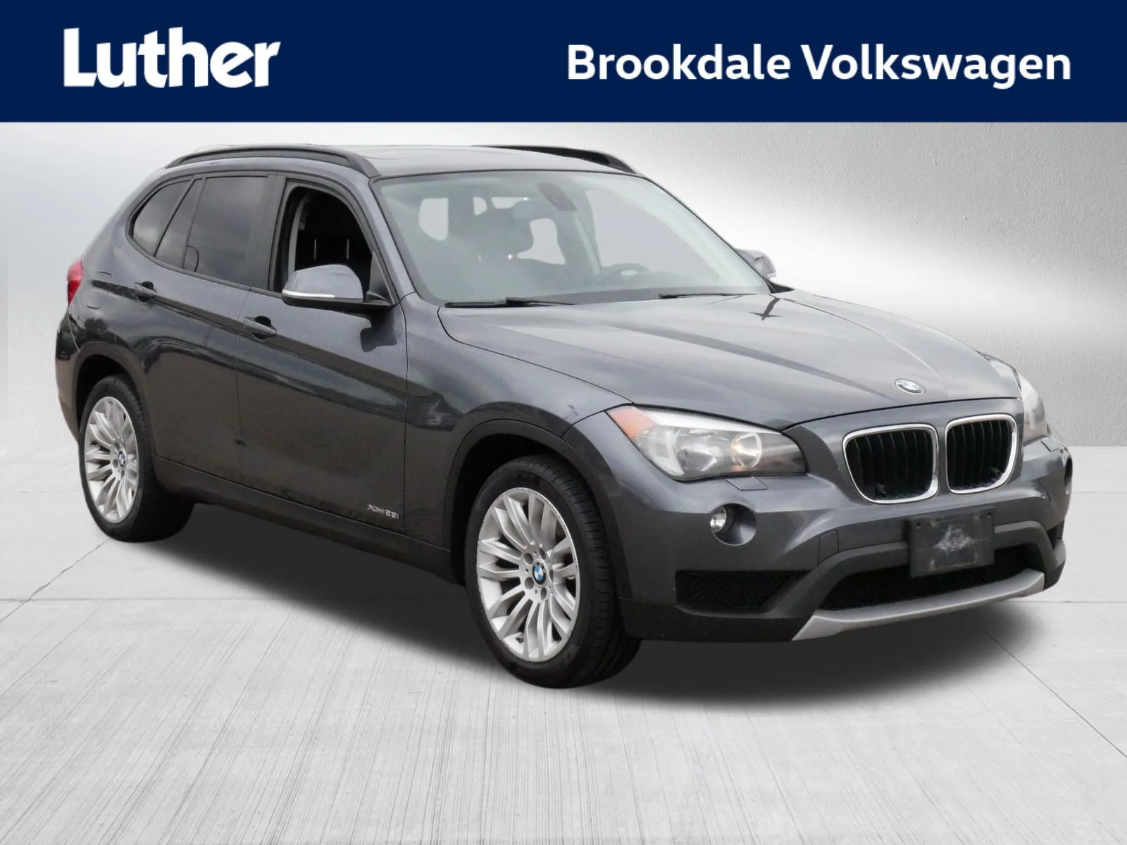 Used 2014 Gray BMW xDrive28i image 1