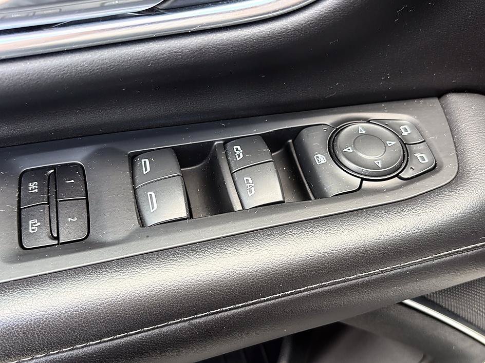 Used 2021 Summit White Chevrolet Z71 image 19