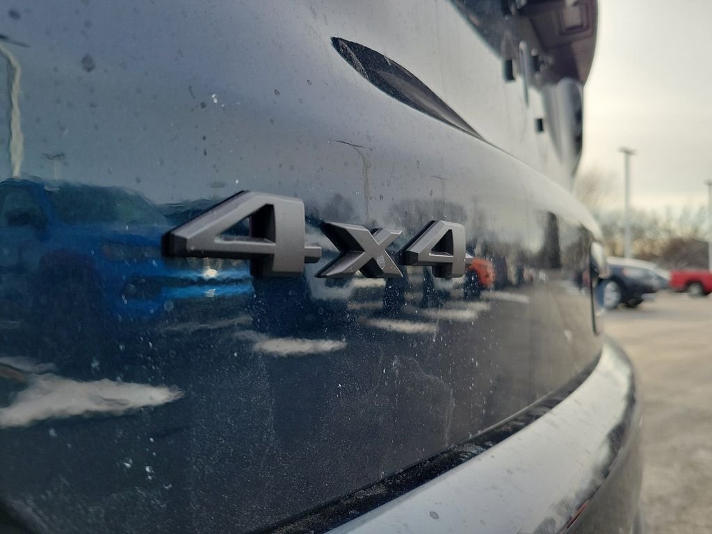 New 2026 Fathom Blue Pearl Coat Jeep Latitude image 7