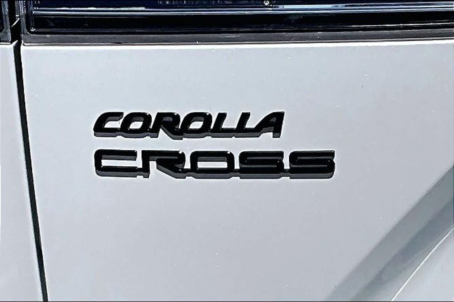 Used 2024 Wind Chill Pearl Toyota Hybrid XSE image 9