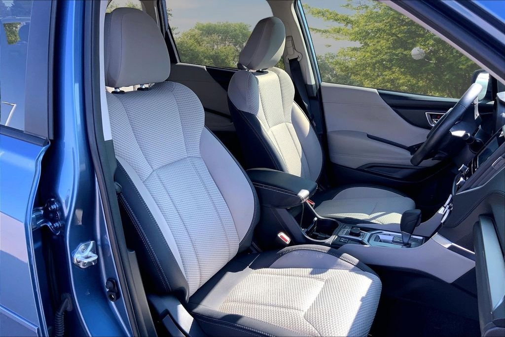 Used 2024 Blue Subaru Premium image 29
