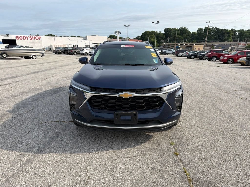 Used 2024 Chevrolet Trax LT with VIN KL77LHE25RC213078 for sale in Kansas City