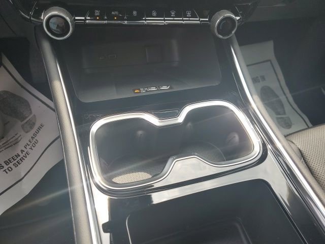 2025 Chevrolet Traverse LT - Photo 28