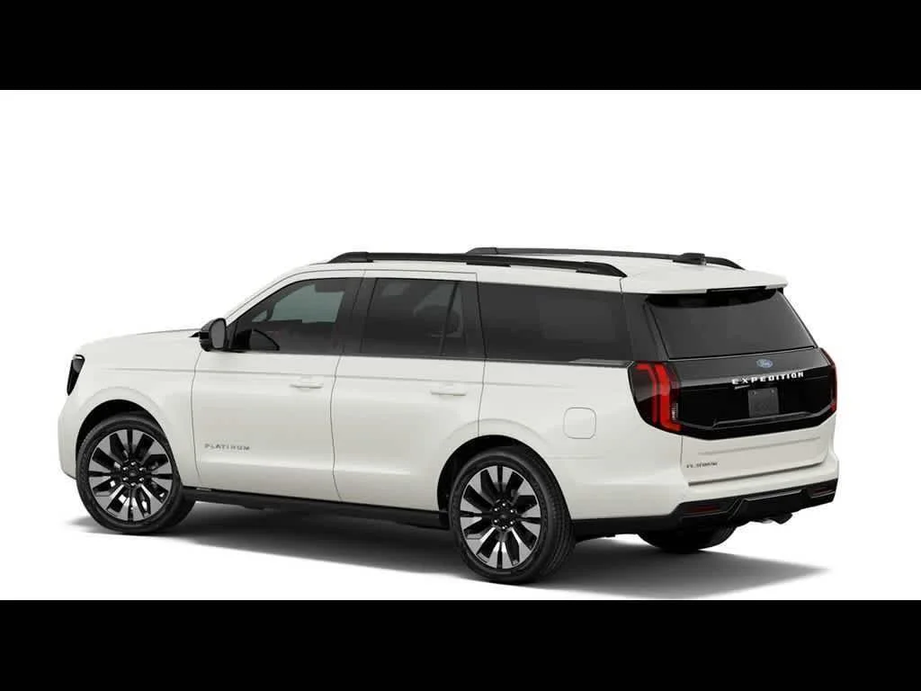 New 2027 Star White Metallic Tri-Coat Ford Platinum image 2