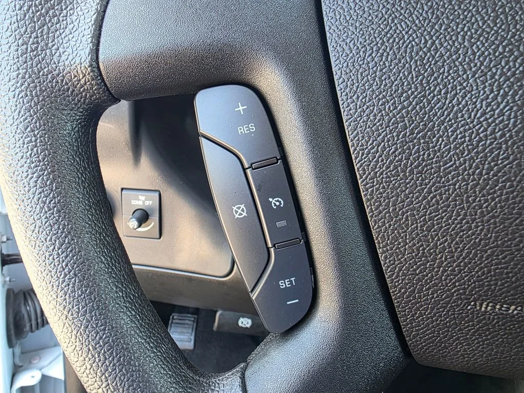 Used 2025 Summit White Chevrolet 1LS image 19