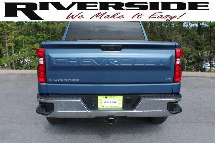 Used 2024 Lakeshore Blue Metallic Chevrolet LT (2FL) image 17