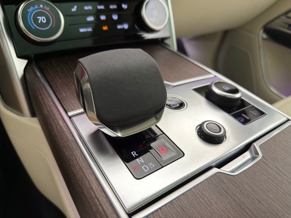 Used 2023 Batumi Gold Premium Metallic Land Rover SE image 12
