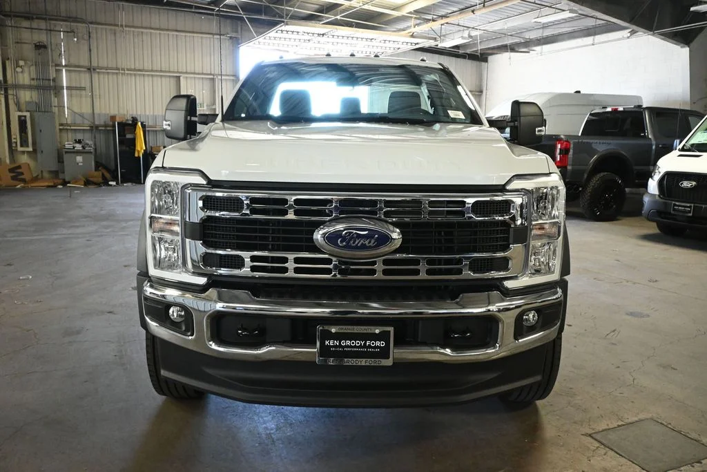 New 2026 Oxford White Ford XL image 2
