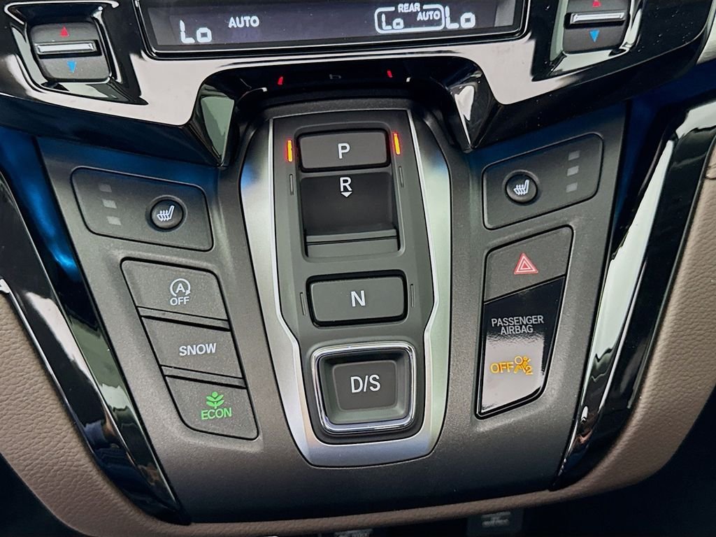 New 2026 Platinum White Pearl Honda Touring image 25