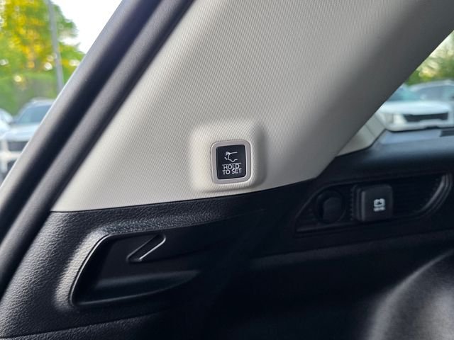 Used 2023 Red Jeep Limited image 11