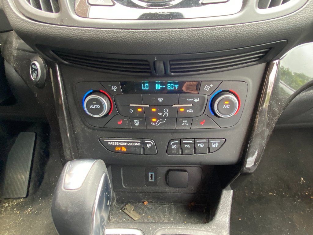 Used 2019 Agate Black Metallic Ford Titanium image 23