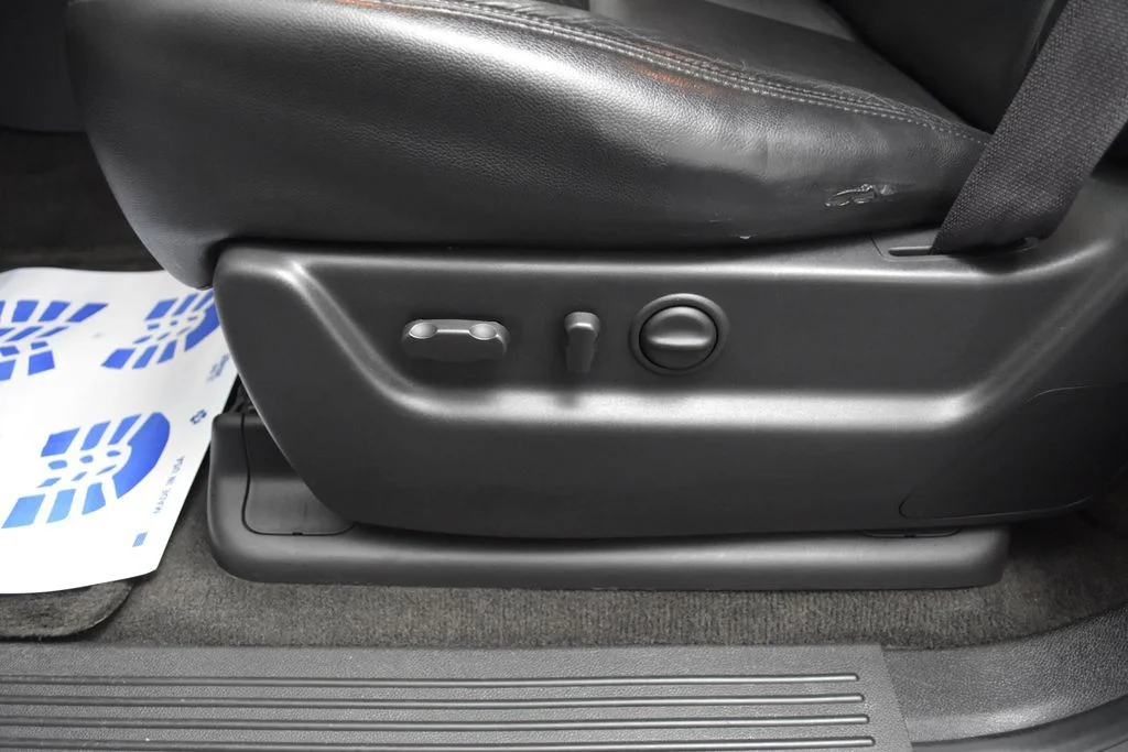 Used 2013 White Chevrolet LT image 16